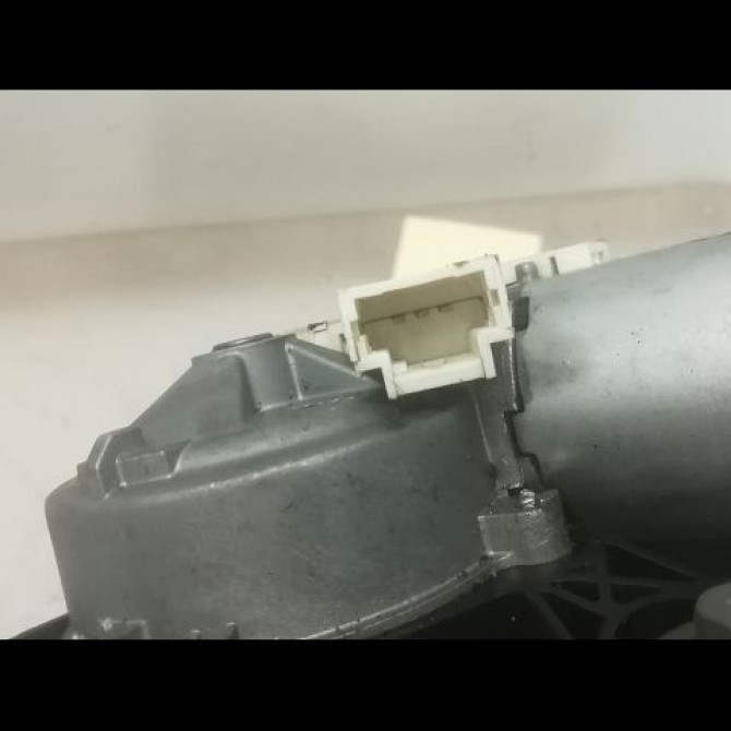 Moteur essuie-glace arrière occasion RENAULT SCENIC II Phase 1 03-2004->09-2006 1.9 DCI 120ch 8200153458 3