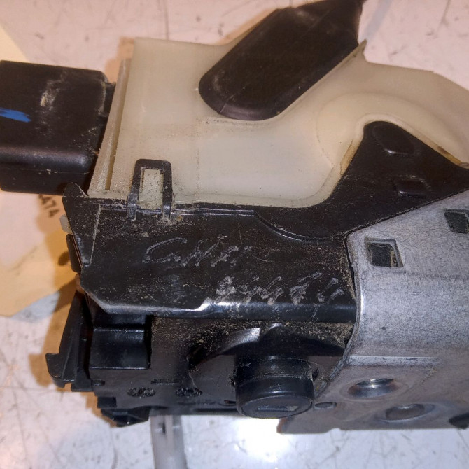 Serrure porte ard occasion PEUGEOT 208 208 Phase 1 2012-03-01->2015-09-30 1.2 VTI 82ch 3