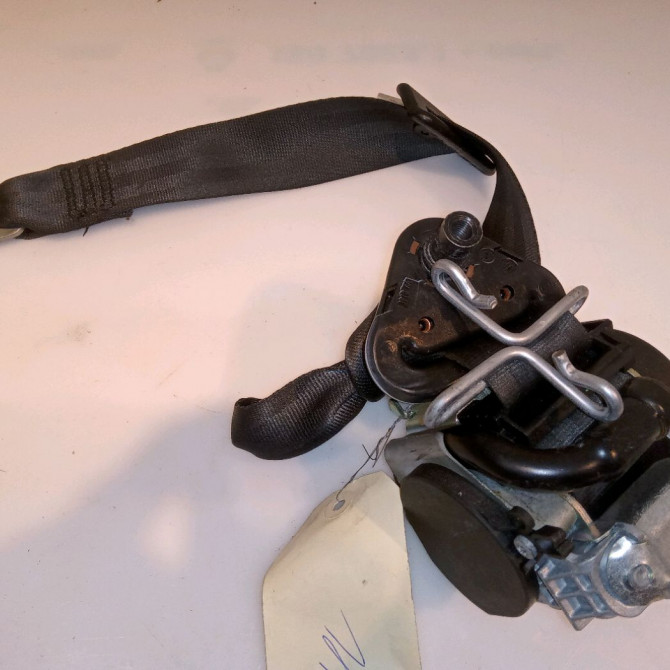 Ceinture avant droite occasion RENAULT SCENIC III Phase 1 04-2009->11-2011 1.9 DCI 130ch 868840015R 2