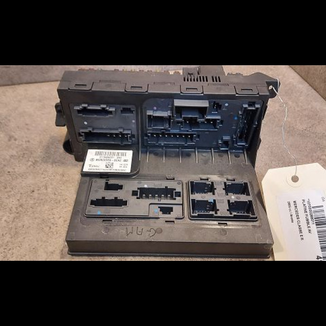 Platine fusible av occasion MERCEDES CLASSE E III Phase 1 03-2002->06-2006 E280CDi FAP 177ch 2