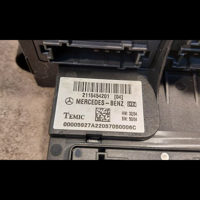 Platine fusible av occasion MERCEDES CLASSE E III Phase 1 03-2002->06-2006 E280CDi FAP 177ch 3