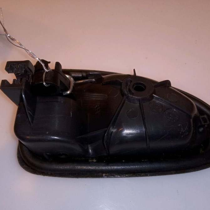 Poignee int porte avd occasion RENAULT CLIO II Phase 1 03-1998->06-2001 1.9 D 8200070011 2