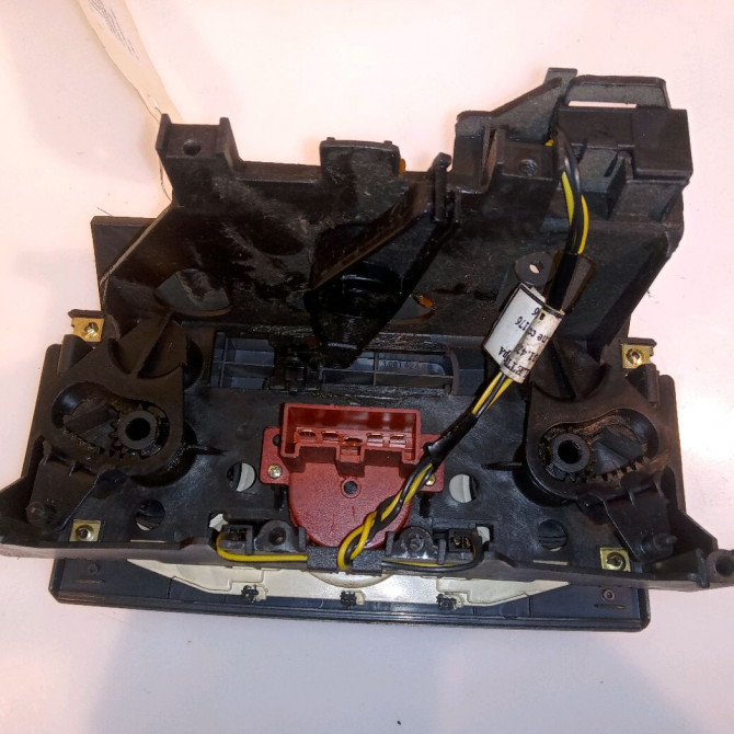 Commande de chauffage occasion FIAT PUNTO I Phase 1 11-1993->10-1999 1.1i 54ch 714299060 2