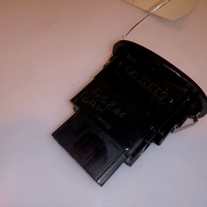 Commande leve-glace porte arrière droite occasion CITROEN C3 I Phase 1 04-2002->10-2005 1.4HDI 8v 70ch 6554Z3 2