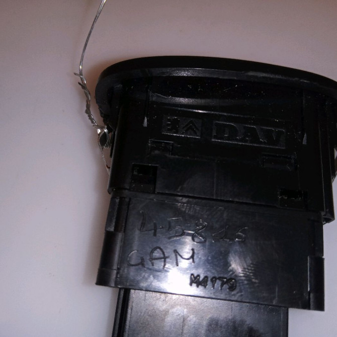 Commande leve-glace porte arrière droite occasion CITROEN C3 I Phase 1 04-2002->10-2005 1.4HDI 8v 70ch 6554Z3 4