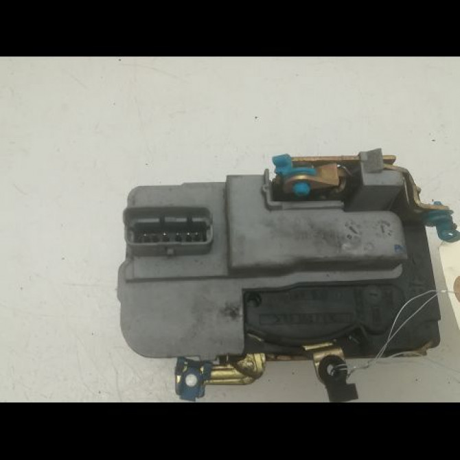 Serrure porte avd occasion CITROEN BERLINGO I Phase 1 09-1996->11-2002 2.0 HDi 9136J4 2