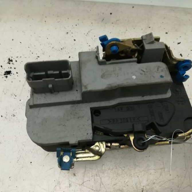 Serrure porte avd occasion PEUGEOT PARTNER I Phase 1 01-1997->12-2002 9136J4 2