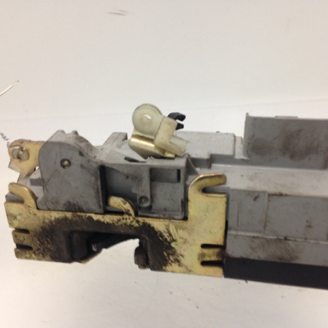 Serrure porte avd occasion PEUGEOT PARTNER I Phase 2 11-2002->05-2008 1.9 D 9136J4 2