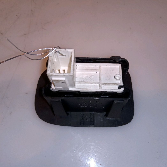 Commande leve-glace porte arrière droite occasion PEUGEOT 2008 Phase 1 04-1995->04-1999 1.6 BlueHDI 120ch 96751119ZD 2