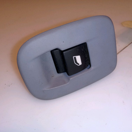 Commande leve-glace porte arrière gauche occasion PEUGEOT 208 208 Phase 1 2012-03-01->2015-09-30 1.6 VTI 120ch 96751119ZD