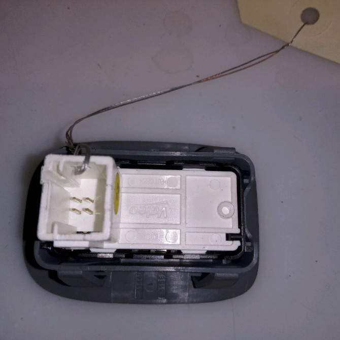 Commande leve-glace porte arrière gauche occasion PEUGEOT 208 208 Phase 1 2012-03-01->2015-09-30 1.6 VTI 120ch 96751119ZD 3