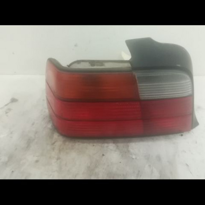 Feu arrière gauche occasion B.M.W. SERIE 3 III Phase 1 01-1991->04-1998 325td 82199405444 1