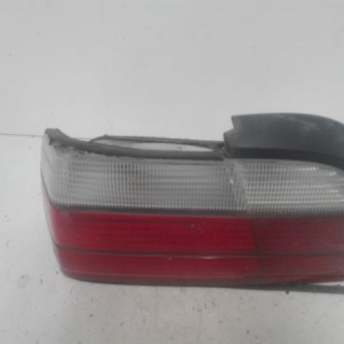 Feu arrière gauche occasion B.M.W. SERIE 3 III Phase 1 01-1991->04-1998 328i 63218353285 1