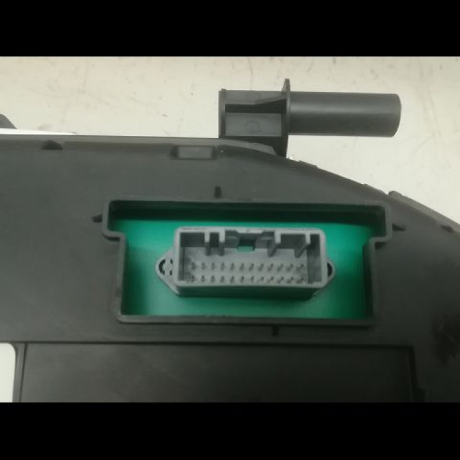 Compteur occasion RENAULT CLIO III Phase 1 09-2005->03-2009 1.2i 16v 75ch 8201059899 3