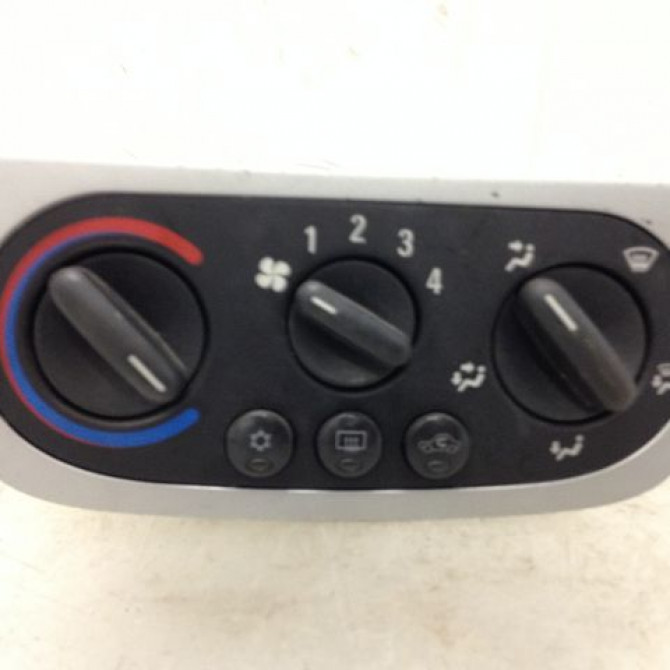 Commande de chauffage occasion OPEL CORSA III Phase 2 08-2003->09-2006 1.3 CDTI 13153079 1