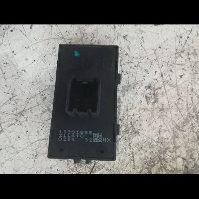 Commande leve-glace porte arrière droite occasion OPEL MERIVA II Phase 1 09-2010->03-2014 13301889 2