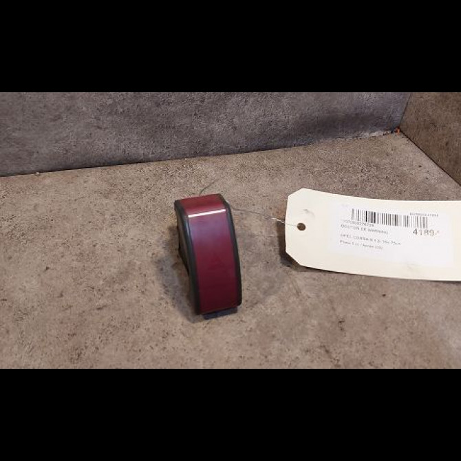 Bouton de warning occasion OPEL CORSA III Phase 1 10-2000->08-2003 1.2i 16v 75ch 95526835 1
