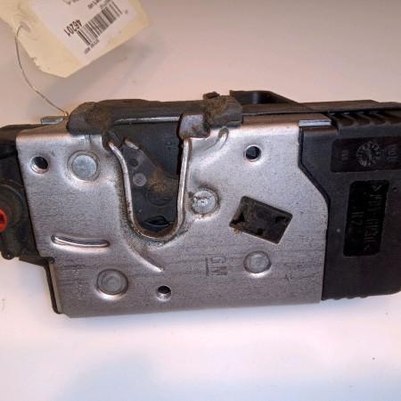 Serrure porte ard occasion OPEL CORSA III Phase 2 08-2003->09-2006 1.2i 16v 75ch 13154794