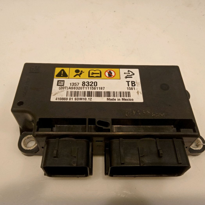 Boitier pyrotechnique occasion OPEL INSIGNIA Phase 1 01-2009->03-2013 13583431 1