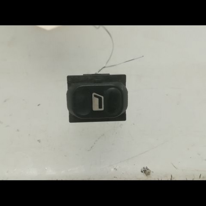 Commande lève-glace porte avant droite occasion PEUGEOT 406 Phase 1 10-1995->04-1999 1.9 TD 90ch 6552KT 1