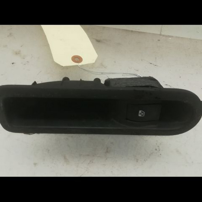 Commande leve-glace porte arrière gauche occasion RENAULT MEGANE II Phase 1 09-2003->12-2005 1.9 DCI 120ch 1