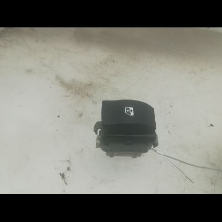 Commande leve-glace porte arrière droite occasion RENAULT MEGANE II Phase 1 09-2003->12-2005 1.6 16v