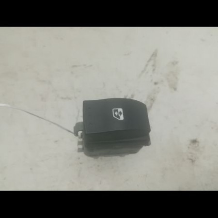 Commande leve-glace porte arrière gauche occasion RENAULT MEGANE II Phase 1 09-2003->12-2005 1.6 16v