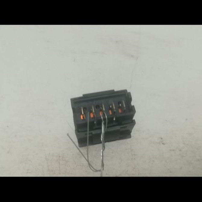 Commande lève-glace porte avant droite occasion PEUGEOT 406 Phase 1 10-1995->04-1999 1.9 TD 90ch 6552KT 2