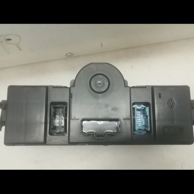 Commande de chauffage occasion RENAULT MEGANE II Phase 1 09-2003->12-2005 1.5 DCI 80ch 7701208976 2