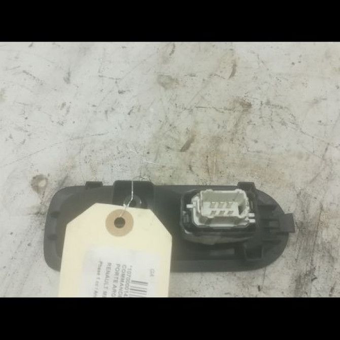 Commande leve-glace porte arrière gauche occasion RENAULT MEGANE II Phase 1 09-2003->12-2005 1.9 DCI 120ch 2