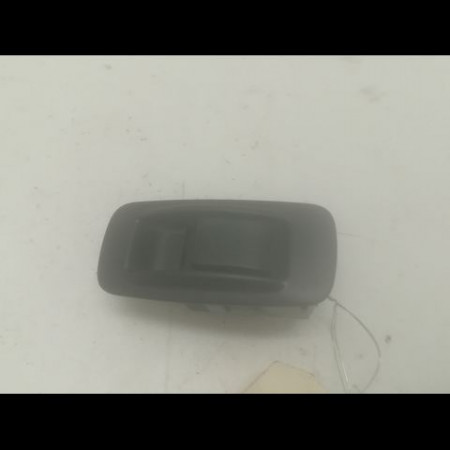 Commande leve-glace porte arrière gauche occasion TOYOTA COROLLA VERSO II phase 2 06-2007->05-2009 2.2D 136ch 848100F010