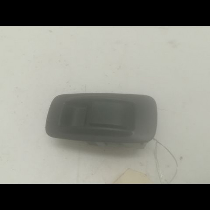 Commande leve-glace porte arrière gauche occasion TOYOTA COROLLA VERSO II phase 2 06-2007->05-2009 2.2D 136ch 848100F010 1