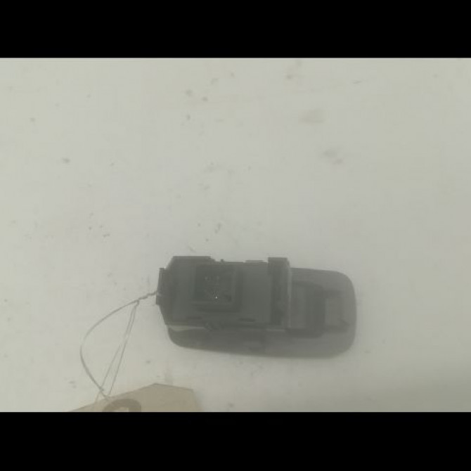 Commande leve-glace porte arrière gauche occasion TOYOTA COROLLA VERSO II phase 2 06-2007->05-2009 2.2D 136ch 848100F010 2