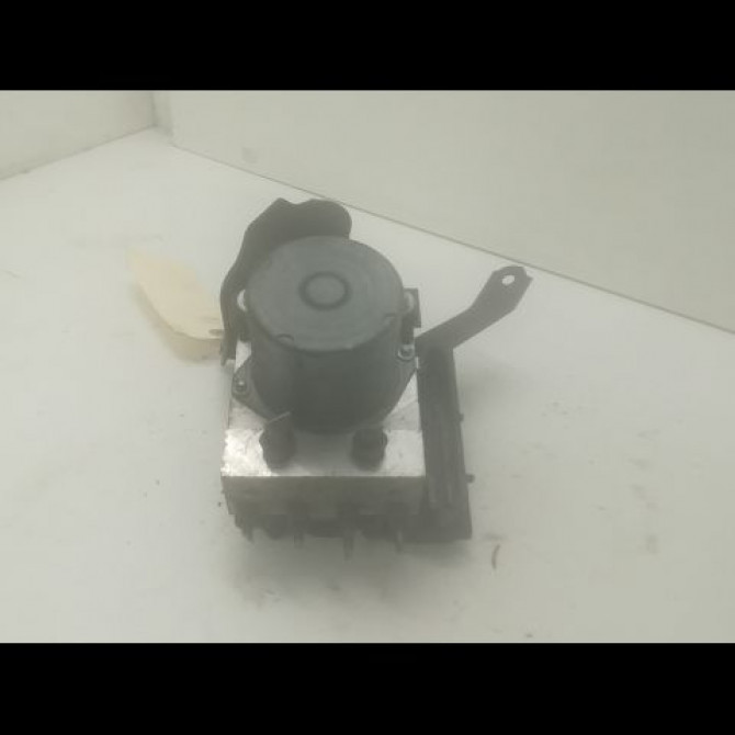 Unité hydraulique ABS occasion TOYOTA COROLLA VERSO II phase 2 06-2007->05-2009 2.2D 136ch 440500F030 1