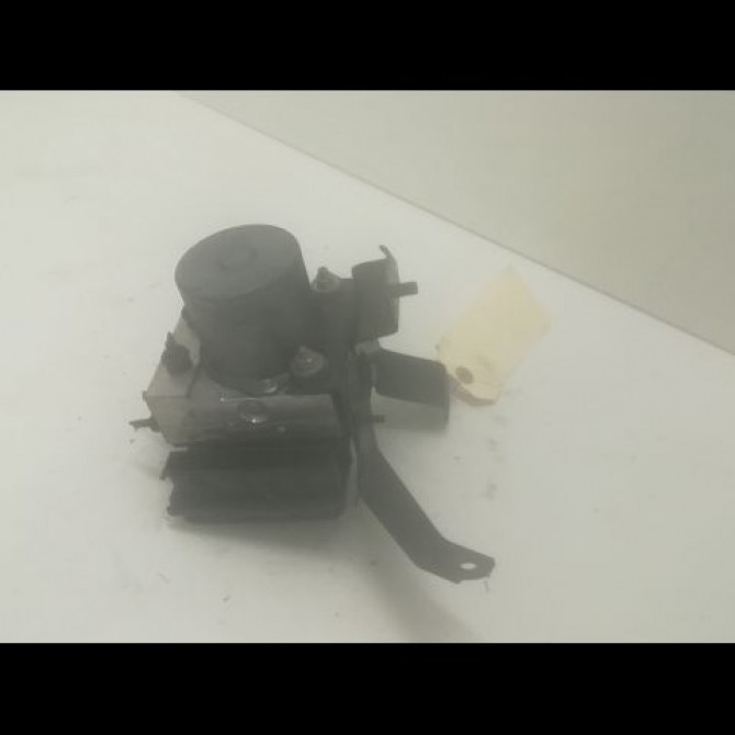 Unité hydraulique ABS occasion TOYOTA COROLLA VERSO II phase 2 06-2007->05-2009 2.2D 136ch 440500F030 2