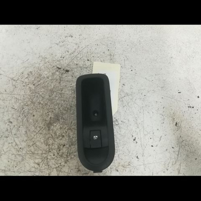 Commande leve-glace porte arrière droite occasion RENAULT MEGANE II Phase 1 09-2003->12-2005 1.9 DCI 120ch 1