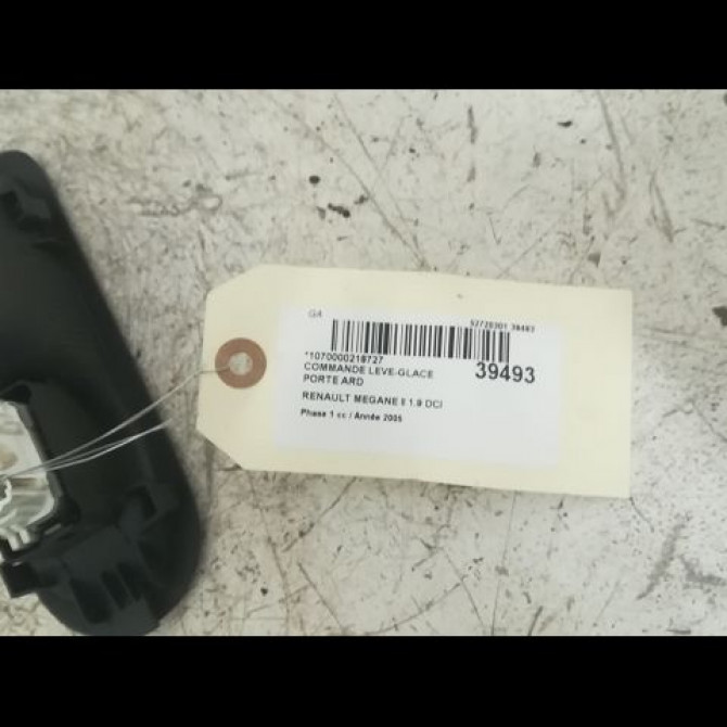 Commande leve-glace porte arrière droite occasion RENAULT MEGANE II Phase 1 09-2003->12-2005 1.9 DCI 120ch 3
