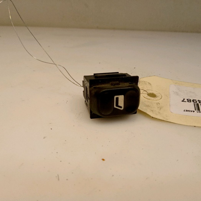 Commande lève-glace porte avant droite occasion PEUGEOT 406 Phase 1 04-1995->04-1999 2.1 TD 110ch 6552KT 1