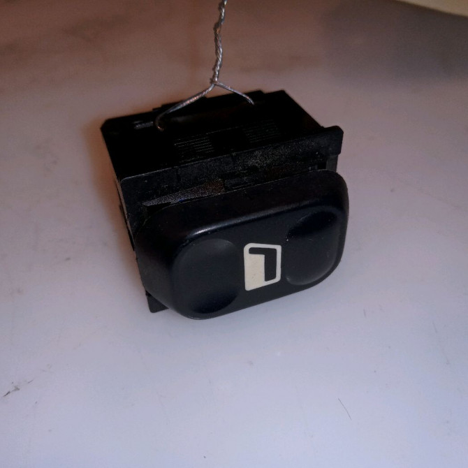 Commande lève-glace porte avant droite occasion PEUGEOT 406 Phase 1 10-1995->04-1999 1.8i 110ch 6552KT 1