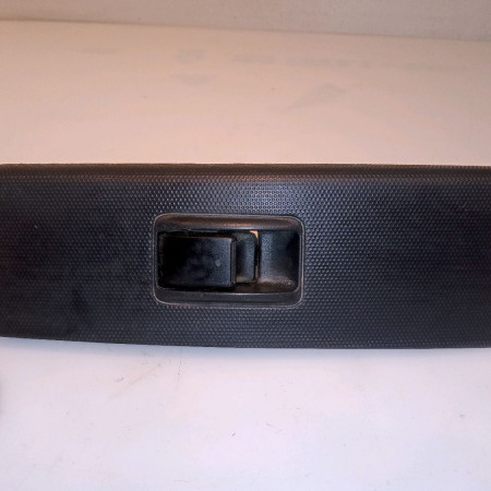 Commande lève-glace porte avant droite occasion TOYOTA COROLLA VERSO II Phase 1 05-2004->06-2007 136 D-4D 848100F010