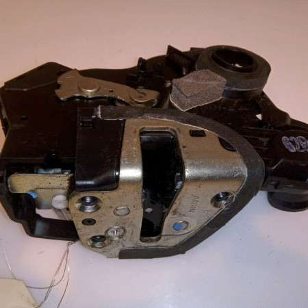 Serrure porte avd occasion  6903002162