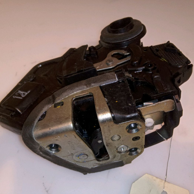 Serrure porte arg occasion  690600F011 1