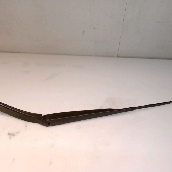 Bras essuie-glace avant droit occasion RENAULT MEGANE II Phase 1 09-2003->12-2005 1.6 16v 7701054813 1