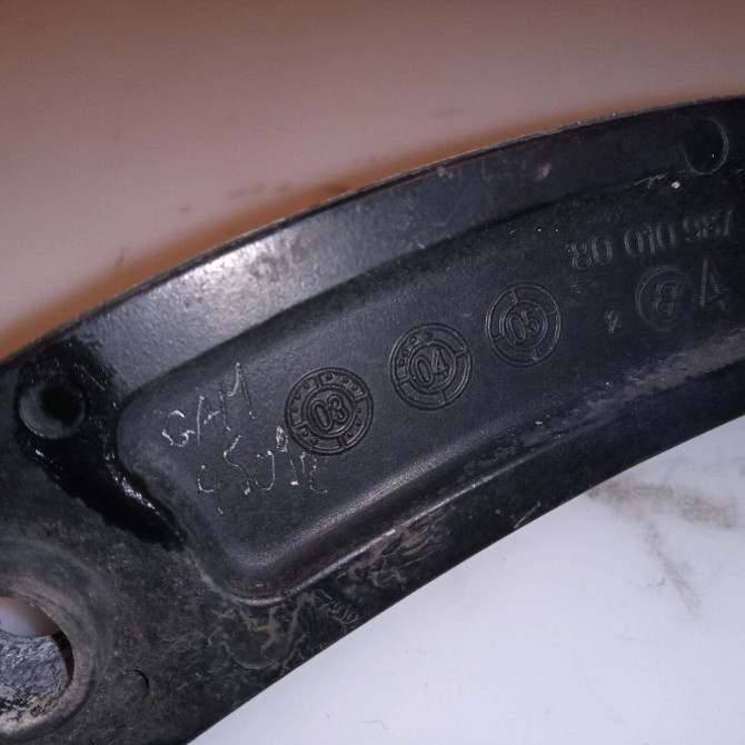 Bras essuie-glace avant droit occasion RENAULT MEGANE II Phase 1 09-2003->12-2005 1.6 16v 7701054813 3