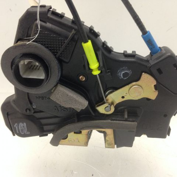 Serrure porte avg occasion TOYOTA AVENSIS II phase 1 05-2003->08-2006 6904002152 3