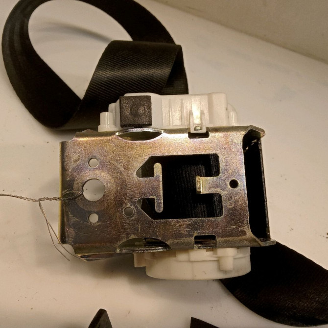 Ceinture arrière gauche occasion FORD FOCUS III Phase 1 01-2011->04-2015 1.6 TDCI 115ch 1743695 3