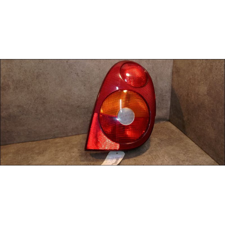 Feu arrière gauche occasion RENAULT MEGANE I Phase 2 03-1999->06-2003 1.6 16v 7700428056