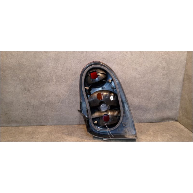 Feu arrière gauche occasion RENAULT MEGANE I Phase 2 03-1999->06-2003 1.6 16v 7700428056 2
