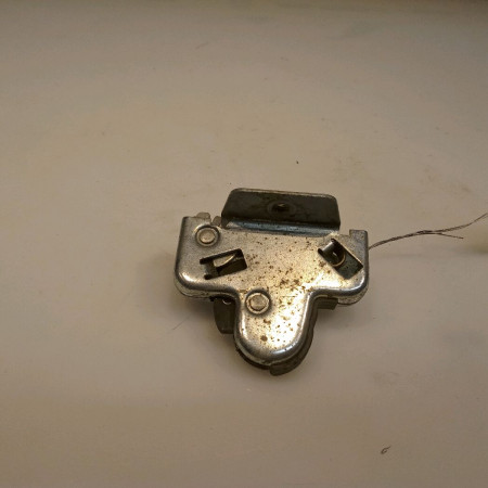 Serrure coffre arrière occasion OPEL VECTRA II Phase 1 11-1995->02-1999 1.6i 16v 90457255