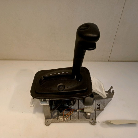 Levier de vitesses occasion OPEL VECTRA II Phase 1 11-1995->02-1999 1.6i 16v 90436917